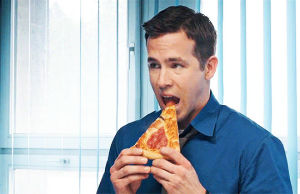 ryan reynolds,pizza,the voices,much ado about queue