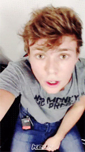 Luke hemmings keeks GIF - Find on GIFER