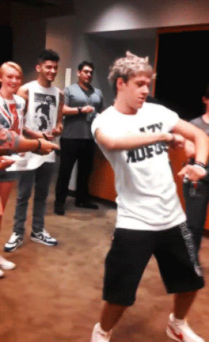 niall horan,niall,one direction,dancing,laughing,home video