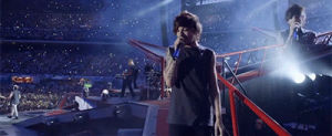 one direction,louis tomlinson,concert,singing,louis,lou,directioner,tommo,one direction blog,boobear,the tommo