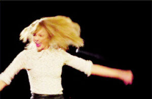 dancing,taylor swift,live,awkward,moves,red tour,taylor swift dancing,taylor swifts,picnic studio