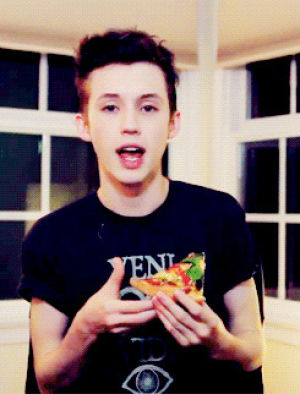 food,pizza,youtuber,youtubers,troye sivan,by htbthomas,bass face