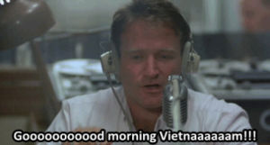 good morning vietnam,risata,film,smile,actor,robin williams,radio,microphone,microfono,attore,esercito,radioman