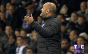 coach,sports,soccer,angry,ligue 1,tfc,coaching,toulouse fc,explanation,command,dupraz,restless,orders