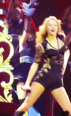 taylor swift,dancing,trouble,taylor swift s,live,awkward,red tour