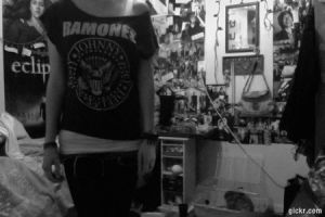 guns n roses,ramones,music,black and white,rock,nirvana,my style,t shirts