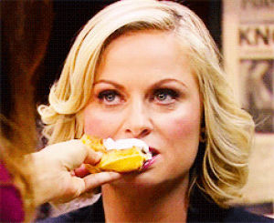 leslie knope,eating,amy poehler,waffles,waffle,parks and recreations