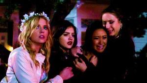 pretty little liars,crying,hannah,emily,spencer,aria
