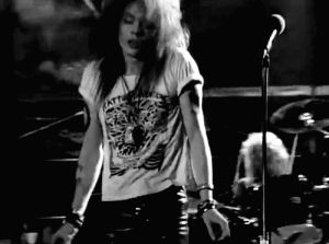 axl rose,guns n roses,black and white,rock,blanco y negro,welcome to the jungle