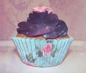 good,model,purple,cup cakes,galaxy,art,cute,vintage,pretty,pink,blue,photography,white,colors,stars,photo,flower,styloe