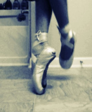 ballet,ballet shoes,en pointe,black and white,bw
