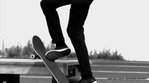 kick flip,skateboarding