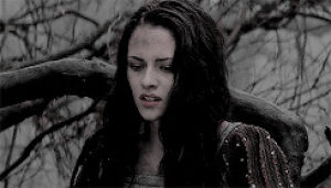 snow white and the huntsman,kristen stewart,chris hemsworth,im stuck on a movie with a number in the title xd,idk what i think of this movie,beardy