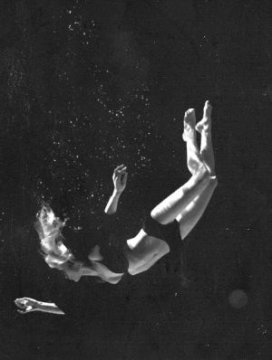 girl,swimming,black and white,perfect,pretty,water,fashion beauty
