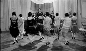 flapper,flapper girls,flappers,1920s,1920s fashion,movies,black and white,dancing,happy,women,flapper dress