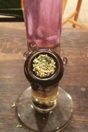 bong,bud,kush,smoke,weed,marijuana