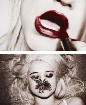 goth,gothic,grunge,dark,creepy,darkness,emo,spider,sky ferreira,lipstick,red,scene,make up,toxic