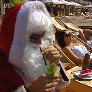 nikolaus,christmas party,weihnachtszeit,santa claus,santa,weihnachten,christmas time,weihnachtsmann,weihnachtspunsch,punsch,christmas,drinking,holidays,alcohol,cocktail,bayern,bavaria,bayerischer rundfunk