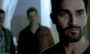 derek hale,teen wolf,tyler hoechlin,derek,tw3b,derekmine,a mission to finish and then he can come back let connor have his pound of flesh and be done with it,monroe thwarts capturedeath take 24598628