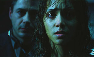 gothika,halle berry,charles s dutton,robert downey jr,penelope cruz,i personally think this movie is amazingly done,mis gothika