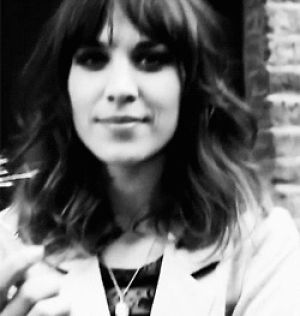 alexa chung,shine,haircut,love,celebrities,cute,lovey,fashion,smile,model,pretty,party,beautiful,hair,eyes,black,style,lovely,indie,british,sparkle,party hard,uk,blue eyes,make up,black white,classy,it girl