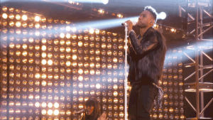 singing,performance,sing,bet awards,miguel,perform,bet awards 2013,mic stand