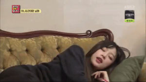 hani,falling asleep,tired,exid,sleeping,sleepy,lazy,couch