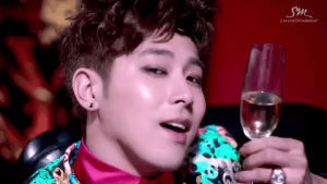 champagne,k pop,kpop,cheers,tvxq,dbsk,yunho