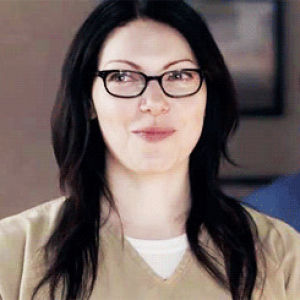 alex vause glasses smile