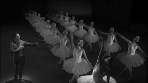 ballerina,swan lake,dance,movies,ballet,stage,practice,en pointe,conejito