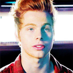 luke hemmings lip bite gifs