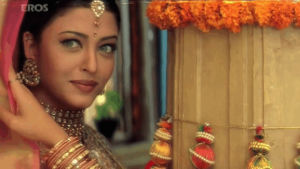 eye contact,aishwarya rai,regard,bollywood,beauty