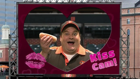 Kiss cam fail GIFs - Hole dir die besten GIFs auf GIFER