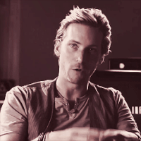 I want to have babies with your voice troy baker GIF - Encontrar em GIFER