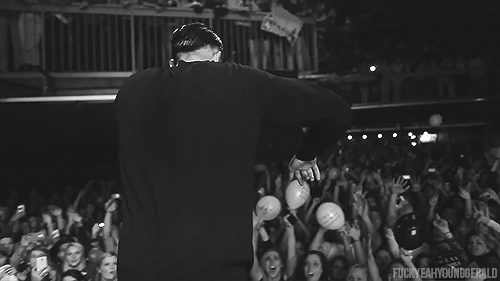 G eazy is her favorite rapper GIF - Conseguir o melhor gif em GIFER