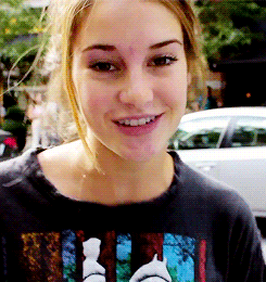Emili GIFs - Get the best gif on GIFER