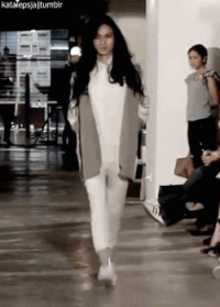 Роналдумен секс видеосы Үлкен кеуделі қыздардың қатысуымен әуесқойлық порно