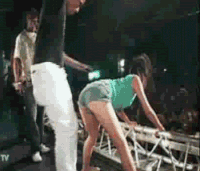 b3f2f45389682fc08ad9293a49b8dc40_w200.gi