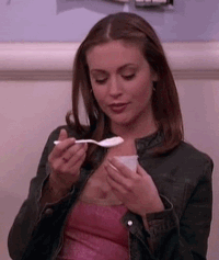 Alyssa milano GIFs - Get the best gif on GIFER