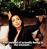 Kim kardashian selfie book GIF - Conseguir o melhor gif em GIFER
