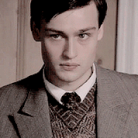 Douglas booth GIF - Conseguir el mejor gif en GIFER, image size:200x200