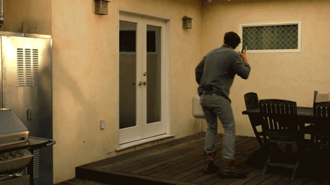 Breaks gif. Вломиться gif. Гиф разрушение комнаты. Взламывает дверь гифка.
