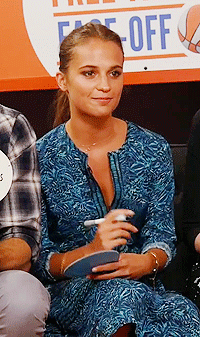 Alicia GIFs - Get the best gif on GIFER