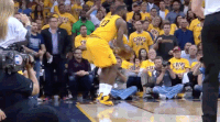 f531bdbd08e70a097ea2d152b6007ae2_w200.gif